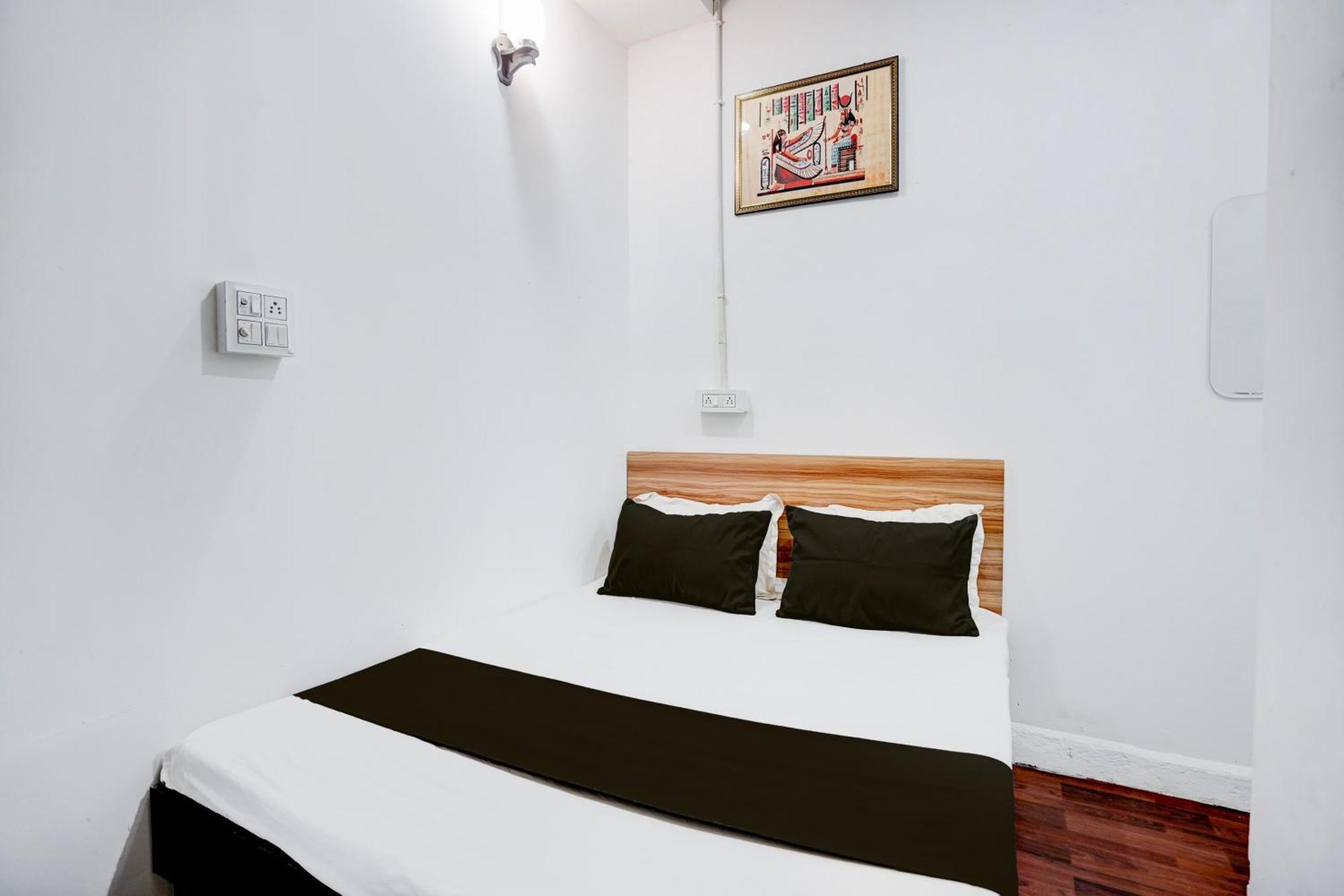Hotel O Le Empire Stay House 뉴델리 외부 사진