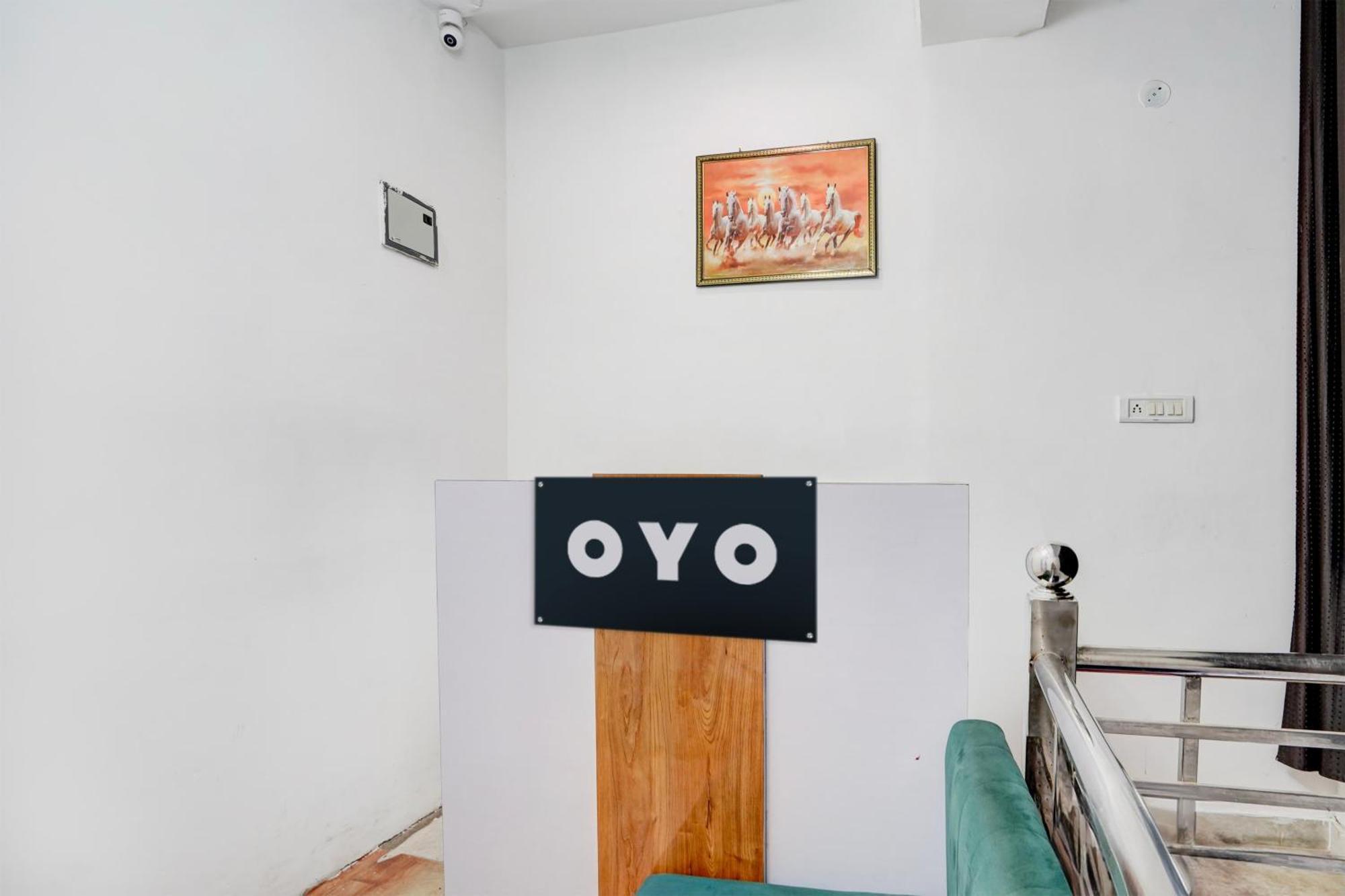 Hotel O Le Empire Stay House 뉴델리 외부 사진